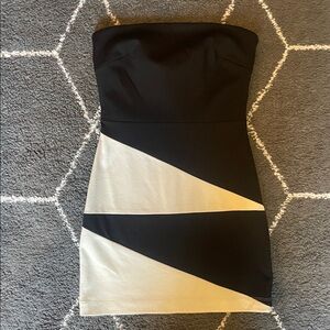 Forever 21 Black & Cream Strapless Dress. No slip band across the top. Size S